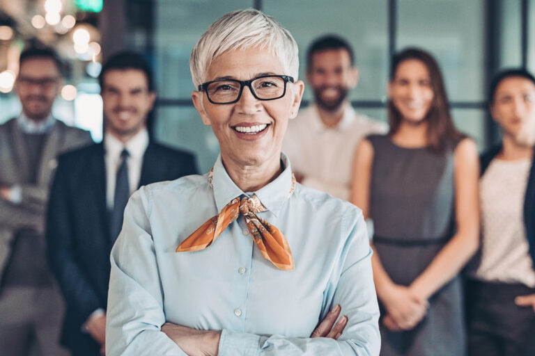 Führungskräfte mit Team